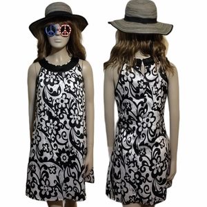 4/$20 • SHE'S THE 1 • Sleeveless Satin Floral Dress